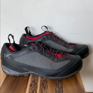 ARC’TERYX acrux FL GTX approach shoe 9